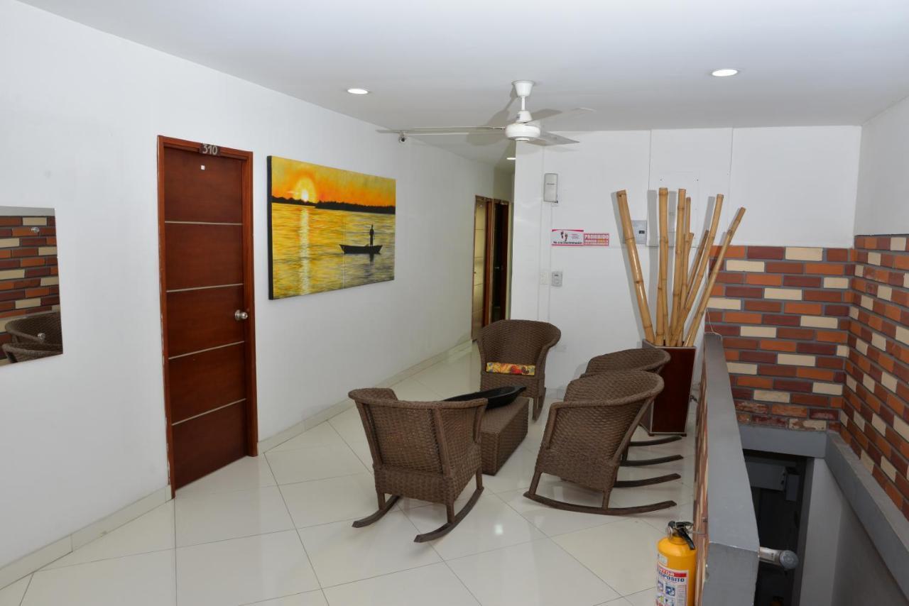 Hotel Canoa Inn Caucasia エクステリア 写真
