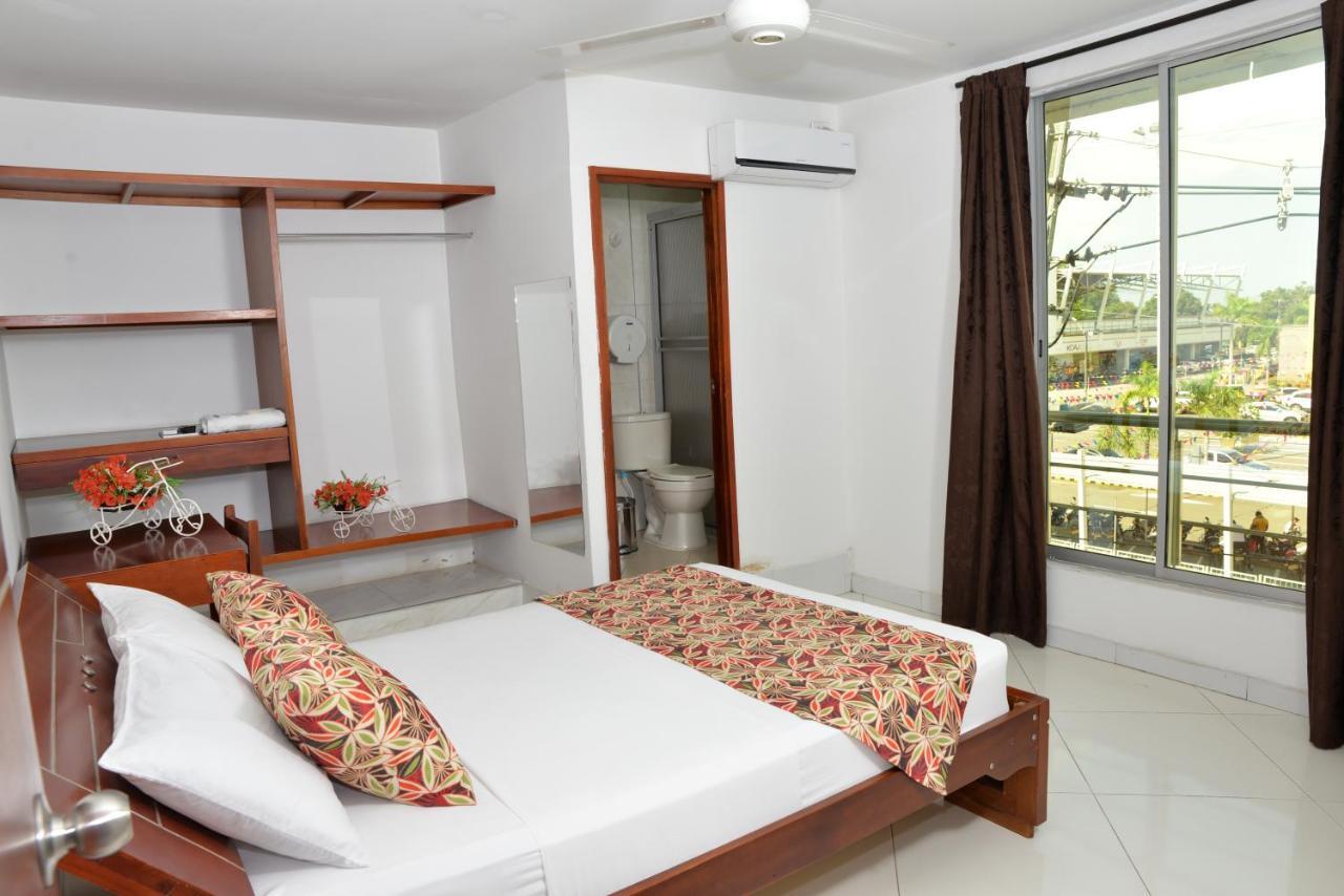 Hotel Canoa Inn Caucasia エクステリア 写真