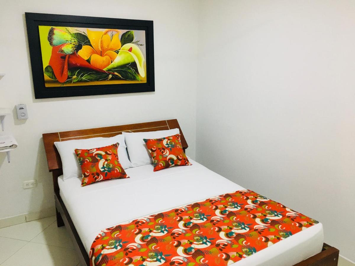 Hotel Canoa Inn Caucasia エクステリア 写真